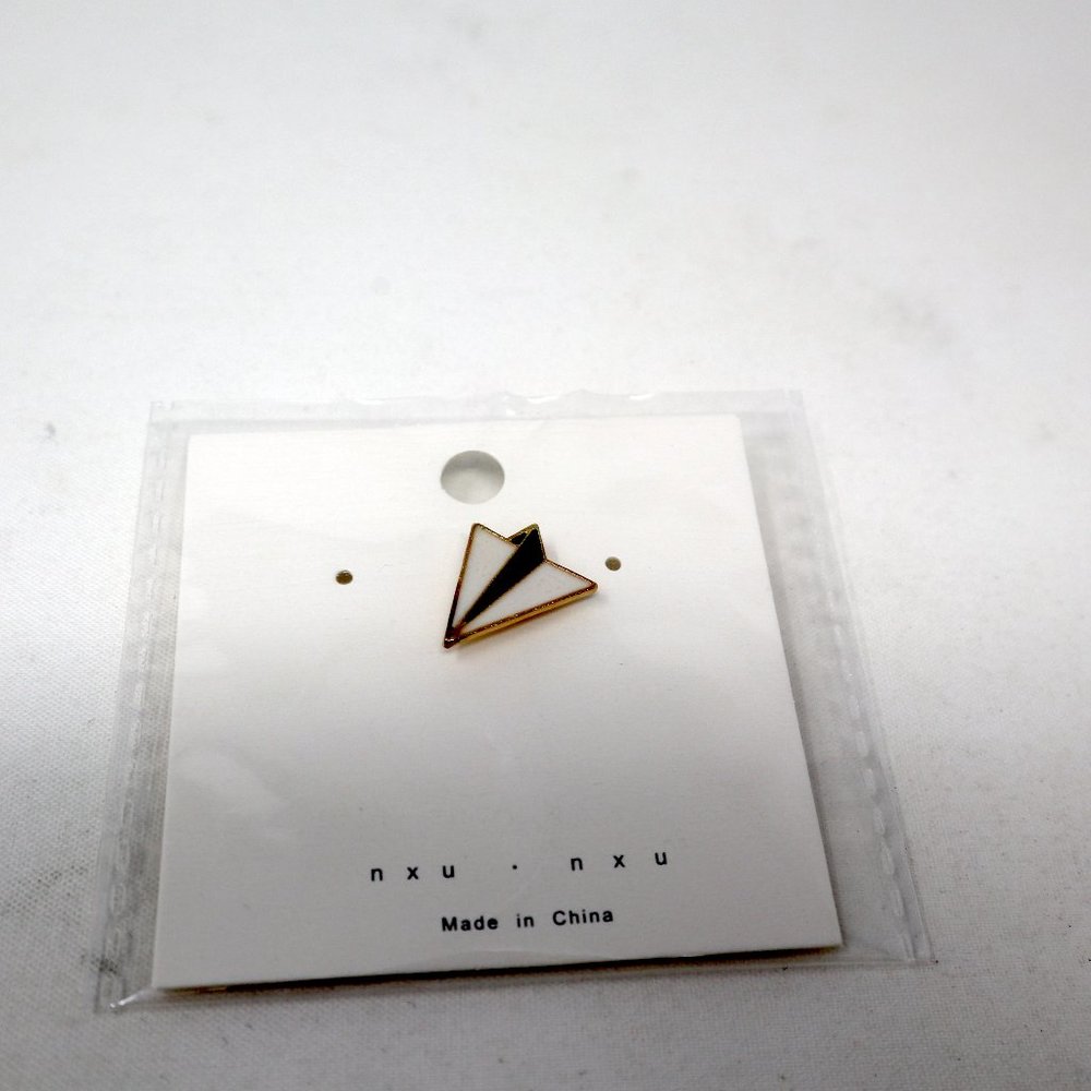 Paper Plane Pin Brooch Badges Metal Pins Brooches Pride Love Planes Origami